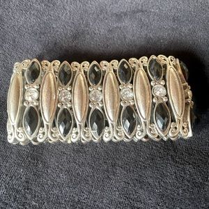 Silver tone elastic bracelet